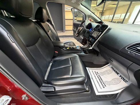 Used 2017 Nissan Leaf SL w/ Premium Package image 32