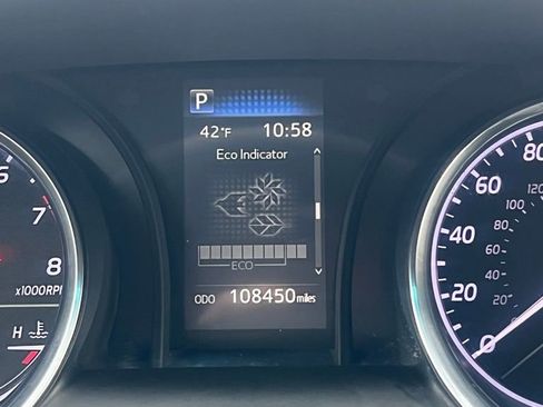 Used 2019 Toyota Camry L image 12