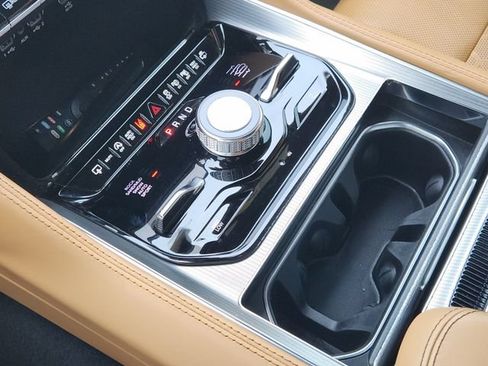 Used 2023 Jeep Grand Wagoneer L Series III w/ Rear Seat Video Group 1 AWD/4WD image 21