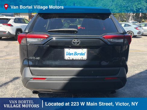 Used 2021 Toyota RAV4 XLE w/ Convenience Package AWD/4WD image 6
