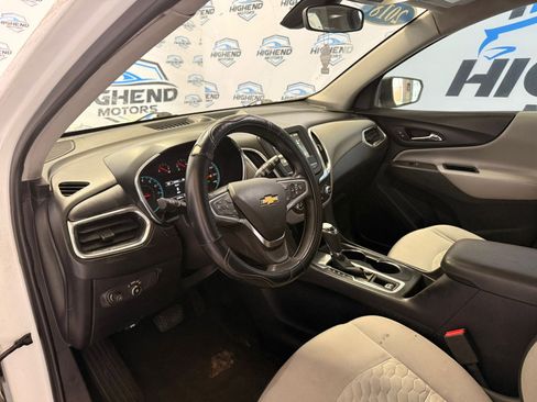 Used 2018 Chevrolet Equinox LS image 13
