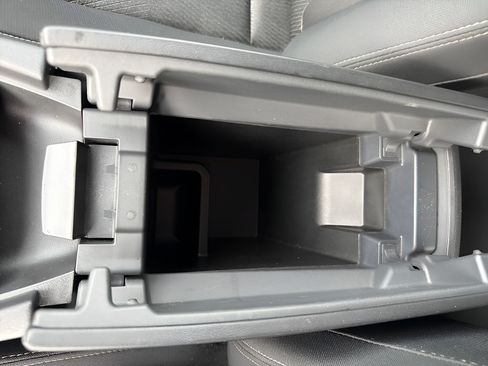 Certified 2024 Nissan Rogue SV AWD/4WD image 70