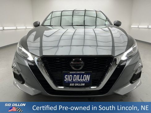 Used 2022 Nissan Altima 2.5 SV w/ SV Premium Package image 2