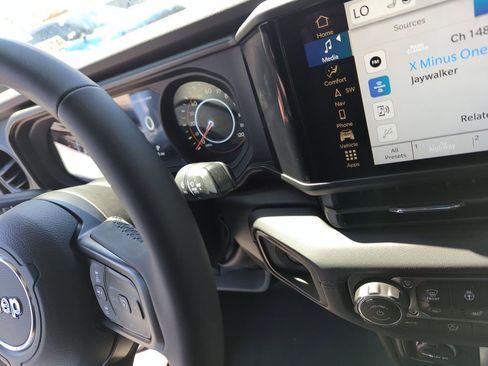 New 2026 Jeep Gladiator Mojave image 24