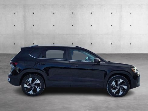New 2025 Volkswagen Taos SE image 25