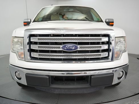 Used 2014 Ford F150 Lariat w/ Lariat Chrome Package image 2