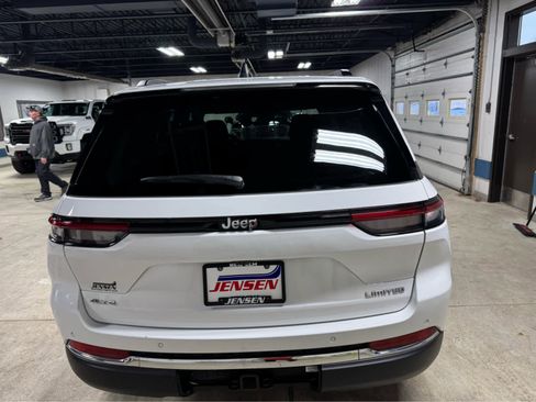 Used 2024 Jeep Grand Cherokee Limited w/ Trailer Tow Package image 5