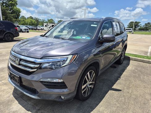 Used 2017 Honda Pilot Elite image 1