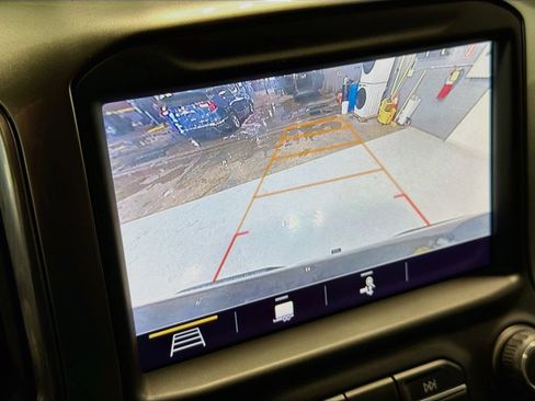 Used 2019 Chevrolet Silverado 1500 LT Trail Boss AWD/4WD image 15