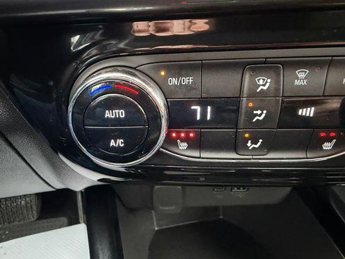 Used 2025 Chevrolet Trax ACTIV w/ Driver Confidence Package FWD image 21