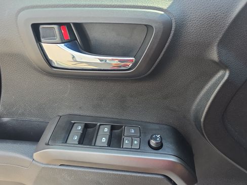 Used 2022 Toyota Tacoma TRD Sport w/ Technology Package AWD/4WD image 29