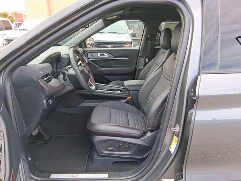 New 2025 Ford Explorer ST-Line w/ Premium Package AWD/4WD image 9