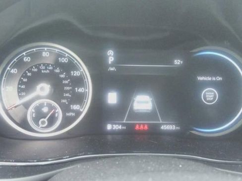 Used 2025 Genesis GV70 2.5T image 8