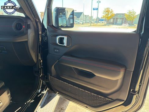 Used 2024 Jeep Wrangler Unlimited Rubicon image 4