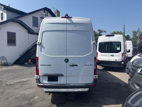 Used 2019 Mercedes-Benz Sprinter 170 image 5