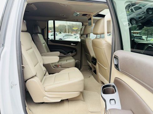 Used 2019 Chevrolet Suburban LT image 20