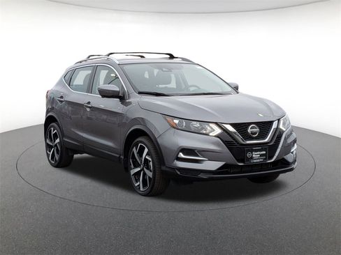 Used 2022 Nissan Rogue Sport SL image 3