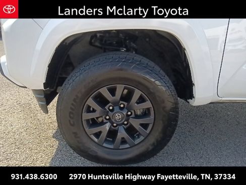 Used 2023 Toyota Tacoma SR5 w/ Technology Package AWD/4WD image 10