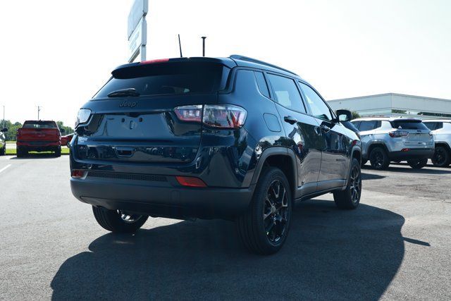 New 2026 Jeep Compass Latitude AWD/4WD image 6