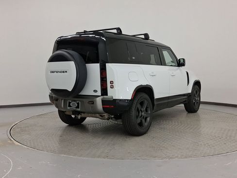 Used 2022 Land Rover Defender 110 X-Dynamic SE image 9