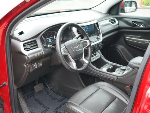 Used 2023 GMC Acadia SLT image 17