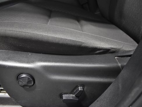 Used 2021 Jeep Grand Cherokee Laredo AWD/4WD image 18