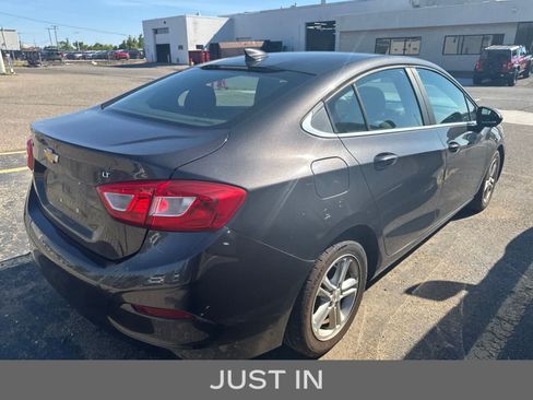 Used 2017 Chevrolet Cruze LT FWD image 28