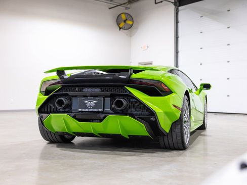 Used 2024 Lamborghini Huracan Tecnica image 4