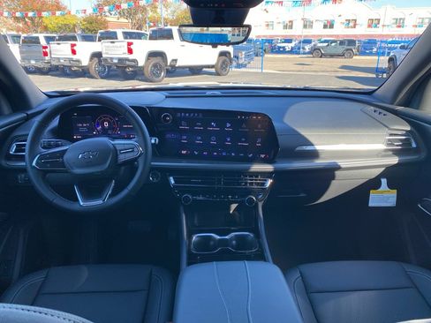 New 2026 Chevrolet Traverse LT w/ Midnight/Sport Edition image 3