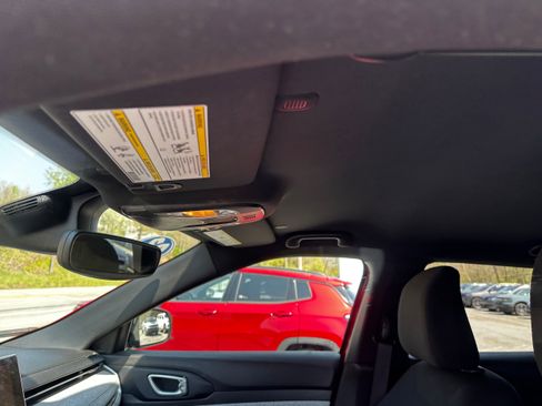 Used 2023 Jeep Compass Sport AWD/4WD image 31