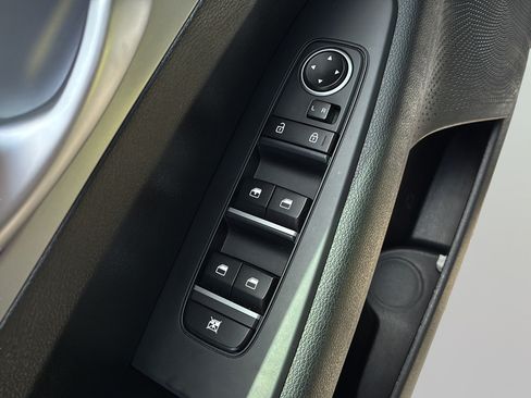 Used 2024 Kia Forte LXS w/ LXS Technology Package FWD image 11
