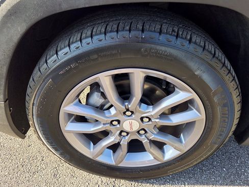 Certified 2023 GMC Terrain SLT FWD image 11