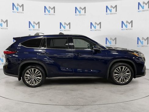 Used 2021 Toyota Highlander Platinum image 6