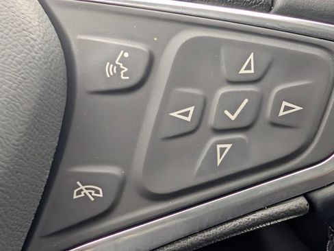 Used 2023 Chevrolet Equinox LT image 18