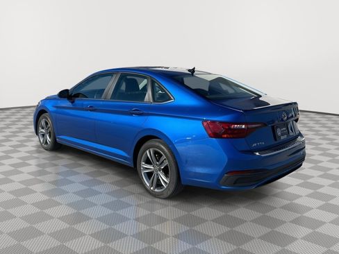 Used 2023 Volkswagen Jetta SE w/ Panoramic Sunroof Package image 13