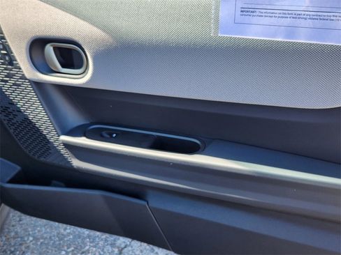 Used 2025 MINI Cooper 2-Door Hardtop image 15