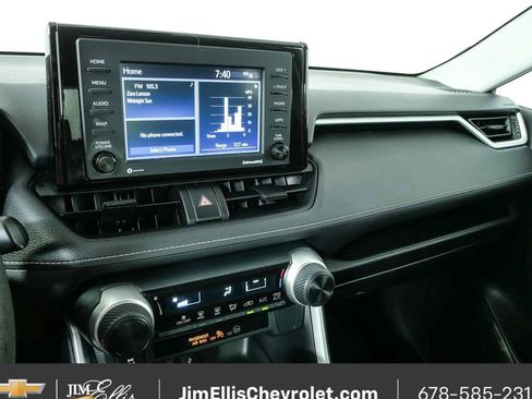 Used 2022 Toyota RAV4 LE FWD image 12
