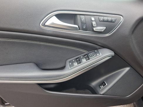 Certified 2019 Mercedes-Benz GLA 250 4MATIC image 12