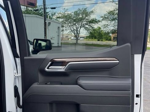 Used 2025 GMC Sierra 1500 Elevation w/ X31 Off-Road Package AWD/4WD image 31