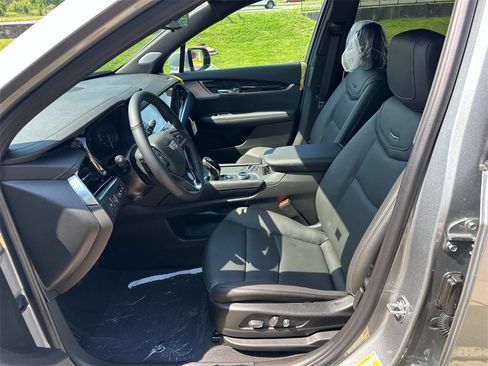 New 2025 Cadillac XT6 Premium Luxury w/ Technology Package image 8