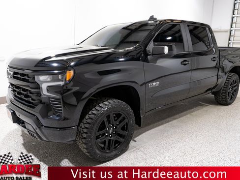 Used 2025 Chevrolet Silverado 1500 RST AWD/4WD image 2
