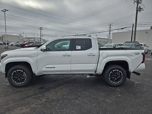 New 2026 Toyota Tacoma TRD Sport AWD/4WD image 4
