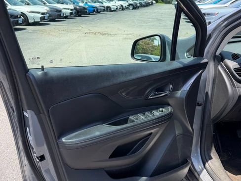 Used 2019 Buick Encore Essence FWD image 11