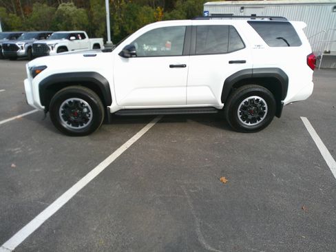 Used 2025 Toyota 4Runner TRD Off-Road Premium image 7