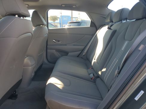 Used 2025 Hyundai Elantra SEL image 15
