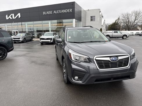 Used 2021 Subaru Forester Premium image 1