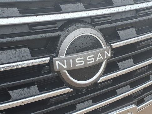 Used 2025 Nissan Rogue SL image 24