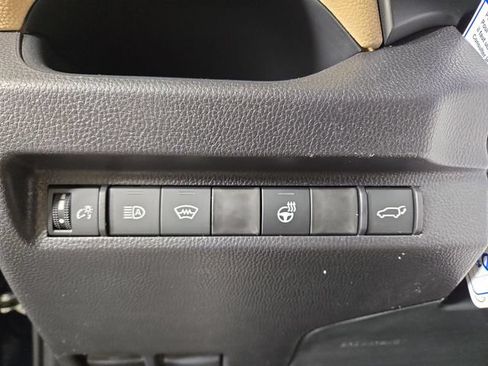 Used 2025 Toyota RAV4 XLE Premium w/ Weather Package AWD/4WD image 30