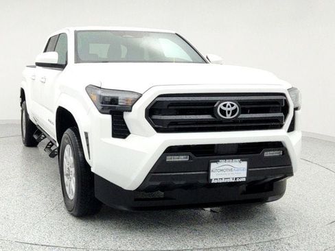 Used 2024 Toyota Tacoma TRD Sport image 2