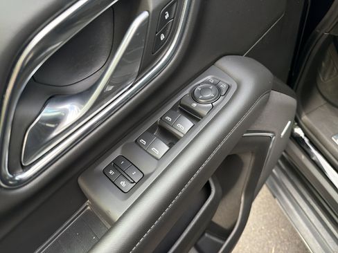 Used 2024 Chevrolet Suburban LT AWD/4WD image 15